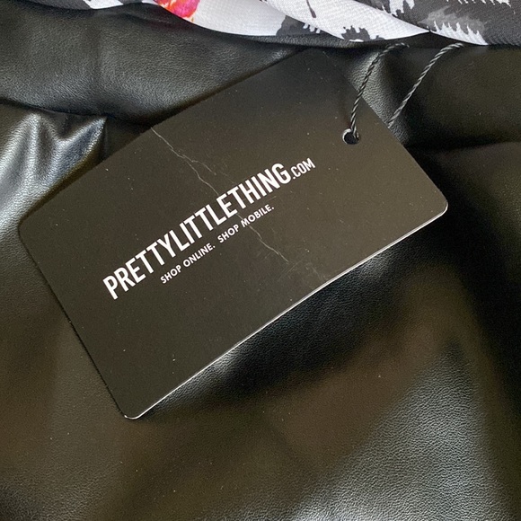 Pretty Little Thing Faux Leather Skirt - Picture 7 of 8